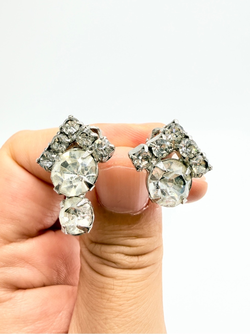Vintage Clear Rhinestone Clip-On Earrings – Silver Tone Retro Glam Jewelry
